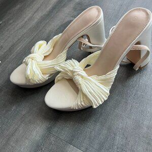 Ivory Shoe with Bow